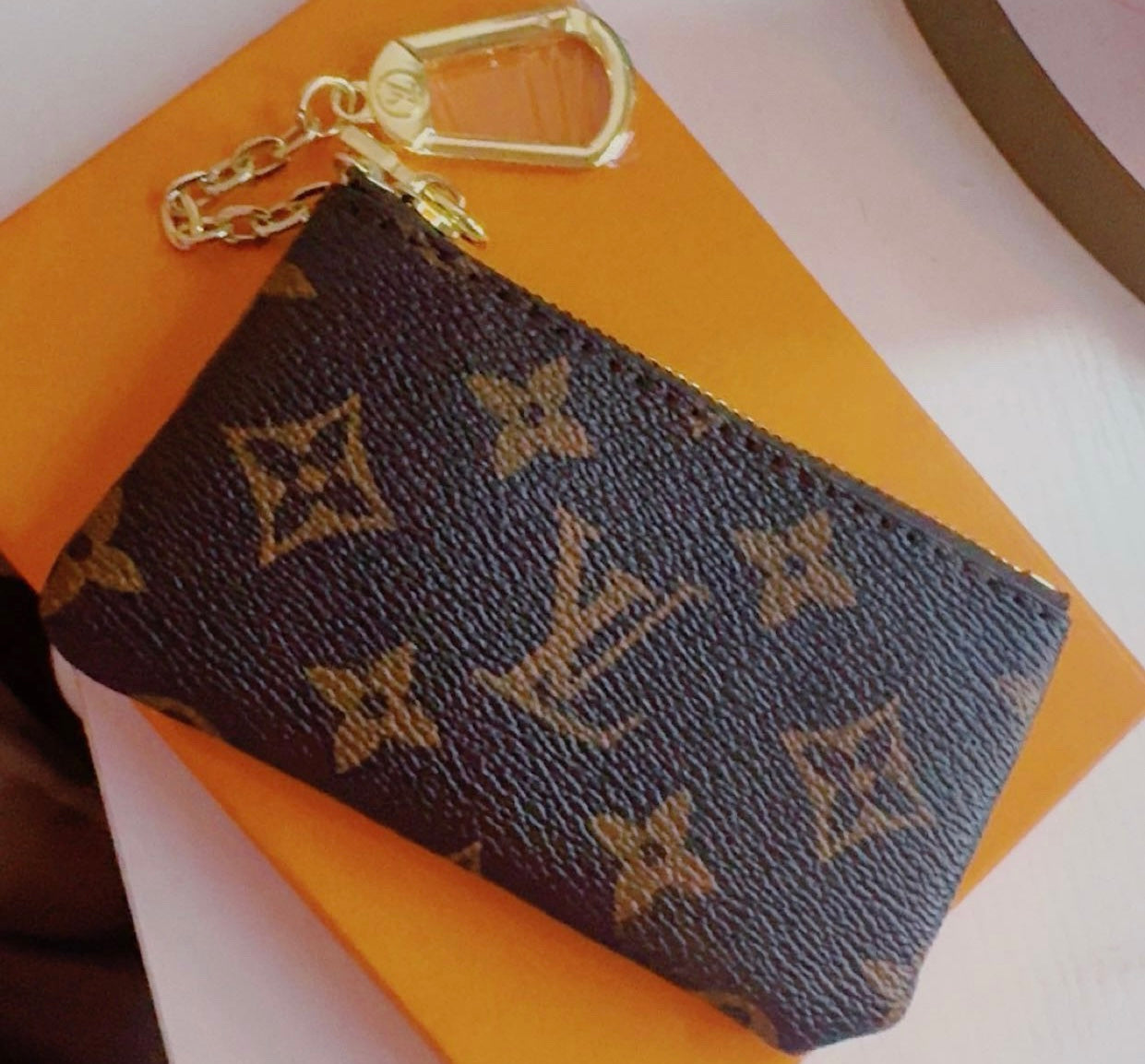 MADDIE BROWN KEYCHAIN WALLET