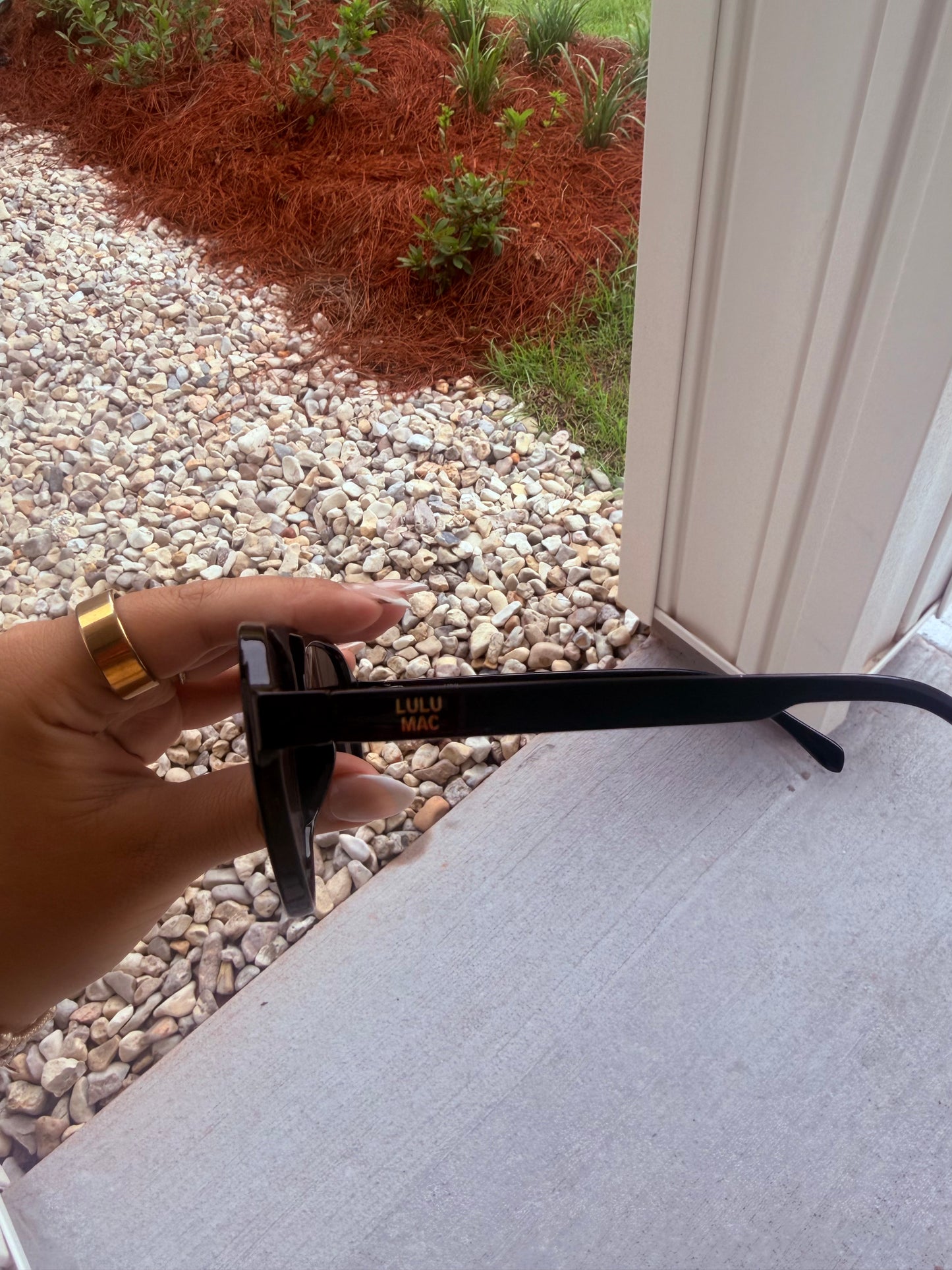 BLACK LULU MAC SUNNIES