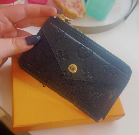 EMILY BLK WALLET/KEYCHAIN
