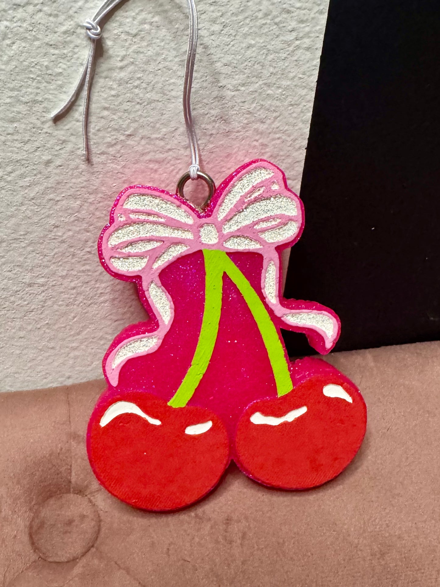 CHERRY BOW FRESHIE