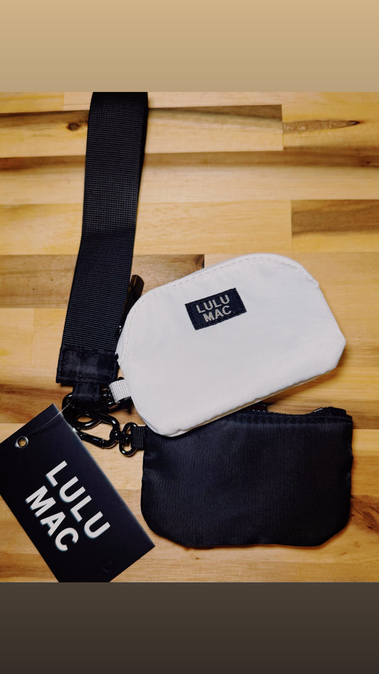 BLACK & WHITE LULU MAC WRISTLET
