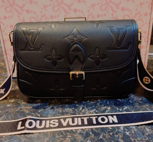 CARLY PURSE